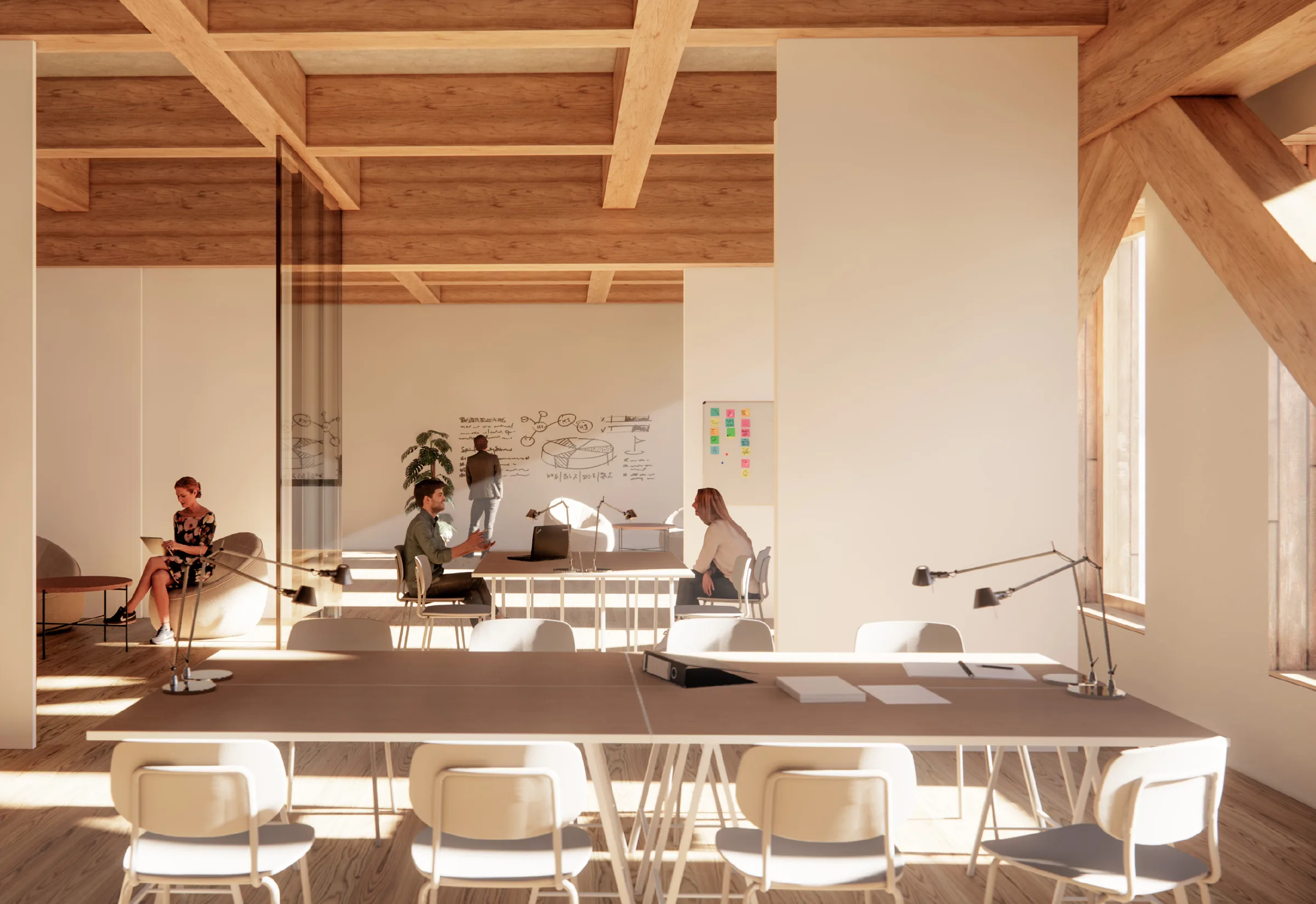 Offener Arbeitsraum mit sichtbarem Holztragwerk